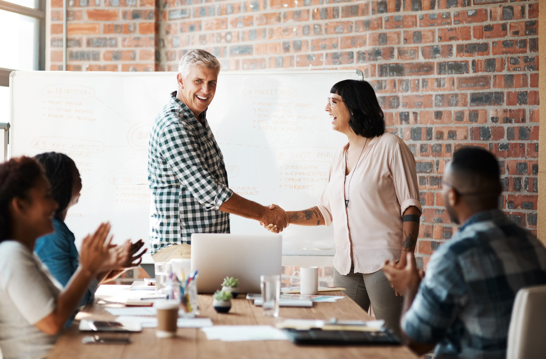 <strong>The Benefits of Outsourcing to an HR Advisor </strong> <strong>The Benefits of Outsourcing to an HR Advisor </strong>